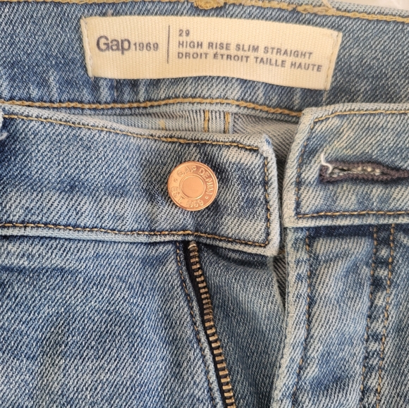 Gap High Rise Slim Straight Jean - Picture 3 of 3